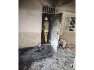 ARSUZ’DA EVİN DEPO BÖLÜMÜNDE ÇIKAN YANGIN SÖNDÜRÜLDÜ