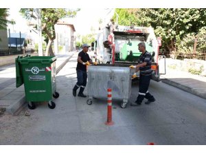 MERSİN KENT MERKEZİNDEKİ ÇÖP KONTEYNERLERİ YENİLENİYOR