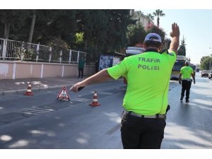 TRAFİK GÜVENLİĞİNİ TEHLİKEYE DÜŞÜREN SÜRÜCÜYE 141 BİN TL CEZA KESİLDİ