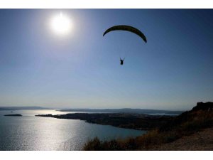 SEREBRAL PALSİLİ CABBAR DOĞUM GÜNÜNDE YAMAÇ PARAŞÜTÜYLE UÇTU