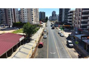 MERSİN’DE YENİLENEN CADDE 420 AĞAÇLA BULUŞTU