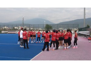A MİLLİ KADIN HOKEY TAKIMI’NDA HEDEF AVRUPA ŞAMPİYONLUĞU