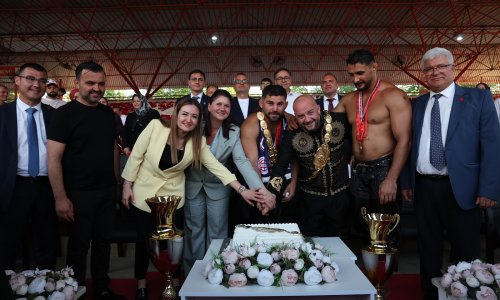 KIRKPINAR'IN BAŞPEHLİVANI BÜYÜKŞEHİR SPORCUSU ERKAN TAŞ