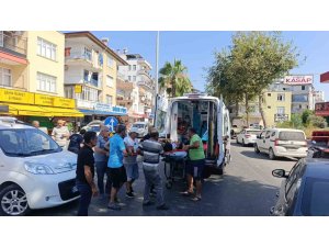 ANTALYA’DA ’U’ DÖNÜŞÜ YAPAN ARAÇLA ÇARPIŞAN MOTOSİKLETTEKİ 2 KİŞİ YARALANDI