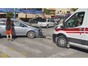 MANAVGAT’TA OTOMOBİLLER ÇARPIŞTI, SÜRÜCÜLER YARALANDI