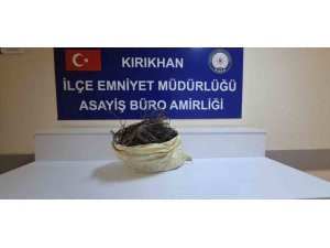 KIRIKHAN’DA 3 BUÇUK MİLYON TL’LİK KABLO ÇALAN 3 KİŞİ TUTUKLANDI
