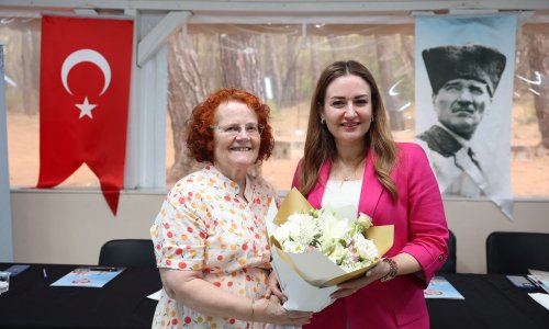ÖZDEMİR, GENÇLİK KAMPINI ZİYARET ETTİ