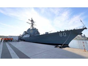 ABD SAVAŞ GEMİSİ ’USS ROOSEVELT’ MERSİN LİMANI’NA DEMİRLEDİ