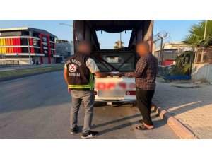 SOSYAL MEDYADAKİ GÖRÜNTÜLER İHBAR OLDU, KAMYONET SÜRÜCÜSÜNE CEZA KESİLDİ