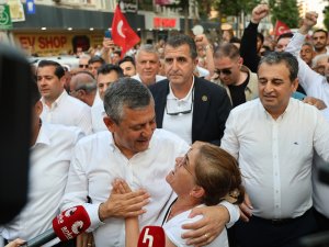 ÖZGÜR ÖZEL’DEN YENİ PARTİ SİNYALİ: "SİZİ HİÇ ÜZMEDEN YENİ BİR YOL AÇACAĞIZ"