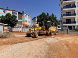KEPEZ’DEN DEMİREL MAHALLESİ’NDE  5 BİN 170 METRELİK SATHİ ASFALT ÇALIŞMASI