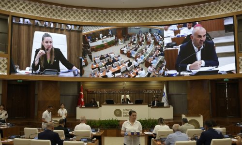 MECLİS'TE 'KALICI ESER' POLEMİĞİ
