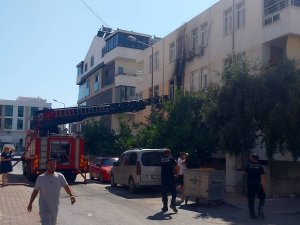 DAİRE YANGINDA KULLANILAMAZ HALE GELDİ