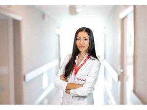 OP. DR. OĞUR: "GEBELİKTE YÜZME GÜVENLİ ANCAK HER ANNE ADAYI İÇİN UYGUN OLMAYABİLİR"