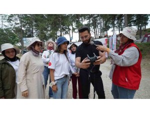 PUSULA MARAŞ KAMPI’NDA GENÇLER YENİ MEDYA VE FOTOĞRAFÇILIĞI ÖĞRENDİ