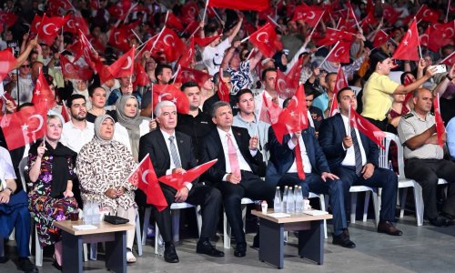 15 TEMMUZ ŞEHİTLERİ CUMHURİYET MEYDANI'NDA ANILDI