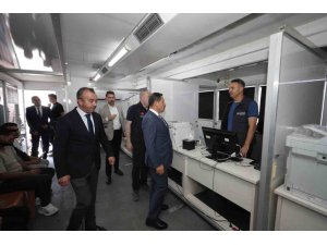 CİLVEGÖZÜ’NDE SURİYELİLERİN ÜLKELERİNE DÖNÜŞÜ SÜRÜYOR