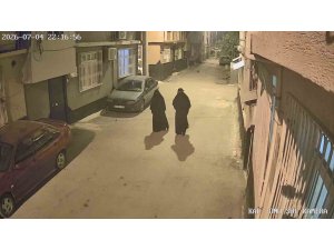 ÇARŞAF GİYİP KEŞİF YAPTILAR, 40 DAKİKADA SERVET ÇALDILAR