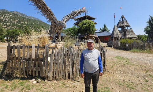 LİSİNİA DOĞA, TAYLAND'DA TÜRKİYE'Yİ TEMSİL EDECEK