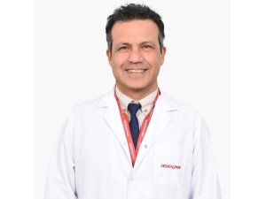 PROF. DR. GÜRHAN ÖZ: "AŞIRI TERLEME SOSYAL YAŞAMI OLUMSUZ ETKİLİYOR"