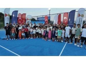 15 TEMMUZ SPOR VADİSİ’NDE ÖDÜLLÜ TENİS TURNUVASINDA ŞAMPİYONLAR BELLİ OLDU