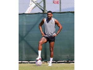 ALANYASPOR’DA BRUNO VİANA, ÇİN SÜPER LİG EKİBİ QİNGDAO WEST COAST’A KİRALANDI
