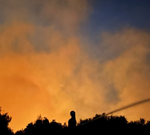 KAŞ'TAKİ YANGINA MÜDAHALE İKİNCİ GÜNDE DE SÜRÜYOR