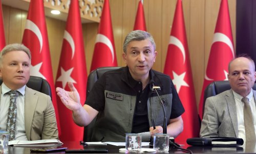 VALİ ŞAHİN: KAŞ YANGINININ ENERJİSİ DÜŞTÜ