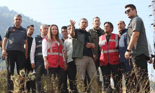BÜYÜKŞEHİR EKİPLERİ YANGIN SÖNDÜRME ÇALIŞMALARINDA SEFERBER OLDU