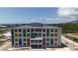 SAMANDAĞ’A İNŞA EDİLEN 24 DERSLİKLİ ANADOLU LİSESİ İNŞAATINDA SONA GELİNDİ