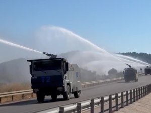 KONTROL ALTINA ALINAN ORMAN YANGININDA PEŞ PEŞE SIRALANAN TOMA’LARIN MÜDAHALESİ