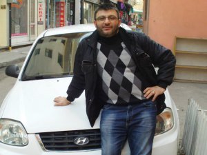 ARILARIN SOKTUĞU MOBİLYA USTASI DOĞUM GÜNÜNDE ÖLDÜ