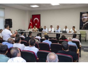 SİLİFKE’DE MAHALLE MUHTARLARI İSTİŞARE TOPLANTISINDA BULUŞTU