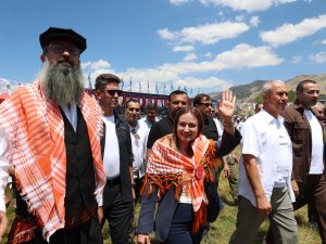 ÖZDEMİR, GÖKBEL GÜREŞLERİNE KATILDI