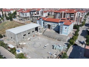 İTO ŞEHİT MUSTAFA GÖZÜTOK ORTAOKULU’NA KAPALI SPOR SALONU KAZANDIRILIYOR