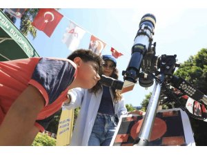 MERSİN’DE ÇOCUKLAR TELESKOPLA GÜNEŞ’İ GÖZLEMLEDİ