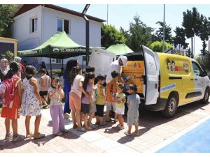 MERSİN’DE YAZ SICAKLARINDA 163 BİN BARDAK LİMONATA DAĞITILDI