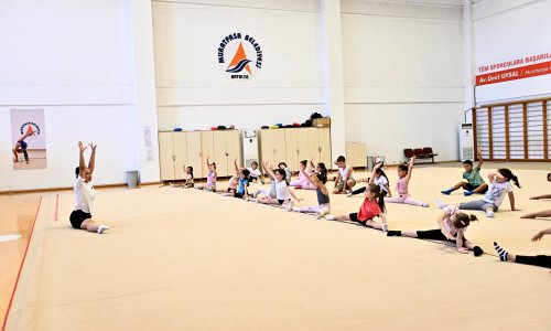 MURATPAŞA ÇOCUKLARIN GELİŞİMİNİ CİMNASTİKLE DESTEKLİYOR