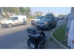 OTOMOBİLE ÇARPMAMAK İÇİN FRENE BASSA DA KAZA YAPMAKTAN KAÇAMADI