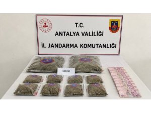 ANTALYA’DA 5 KİLOGRAM SKUNK ESRAR MADDESİ ELE GEÇİRİLDİ