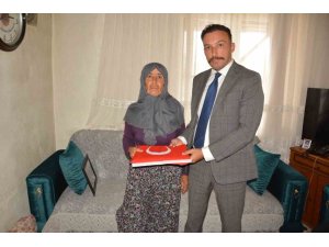 BAŞSAVCI OZAN KAPICI, ŞEHİT ANNESİNİ EVİNDE ZİYARET ETTİ