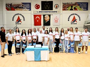 GÖZLER YENİ SEZONA ÇEVRİLDİ