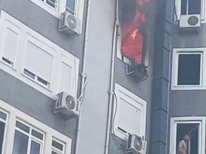 YANGINDA MAHSUR KALAN AİLE KURTARILDI