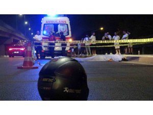 SAVRULAN MOTOSİKLETTEN DÜŞEREK BAŞINI KALDIRIMA ÇARPAN GENÇ HAYATINI KAYBETTİ