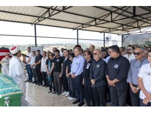 GAZETECİ DUYGU ÖKSÜZ CANOVA SON YOLCULUĞUNA UĞURLANDI