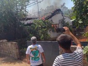 YANGINDA GECEKONDU KULLANILAMAZ HALE GELDİ