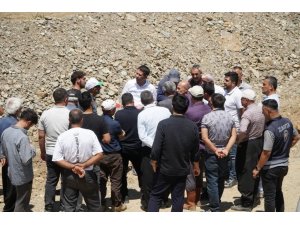 FEKE’DE CÖMERT ÖZEN SAHADA "HER MAHALLEMİZE AYNI GAYRETLE HİZMET EDECEĞİZ"