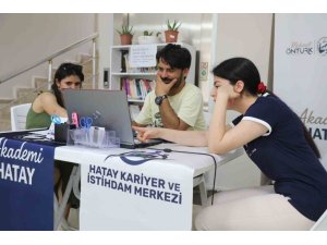 HBB, YKS TERCİH SÜRECİNDE ADAYLARA ÜCRETSİZ DANIŞMANLIK HİZMETİ VERDİ