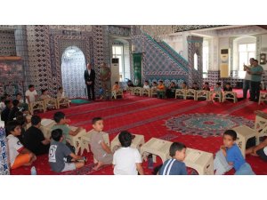 ERZİN’DE ÇOCUKLAR YAZ AYLARINI KURAN KURSUNDA EĞİTİM ALARAK GEÇİRİYORLAR