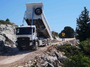 TARSUS’TA KIRSAL MAHALLELERİN YOL SORUNU ÇÖZÜLÜYOR